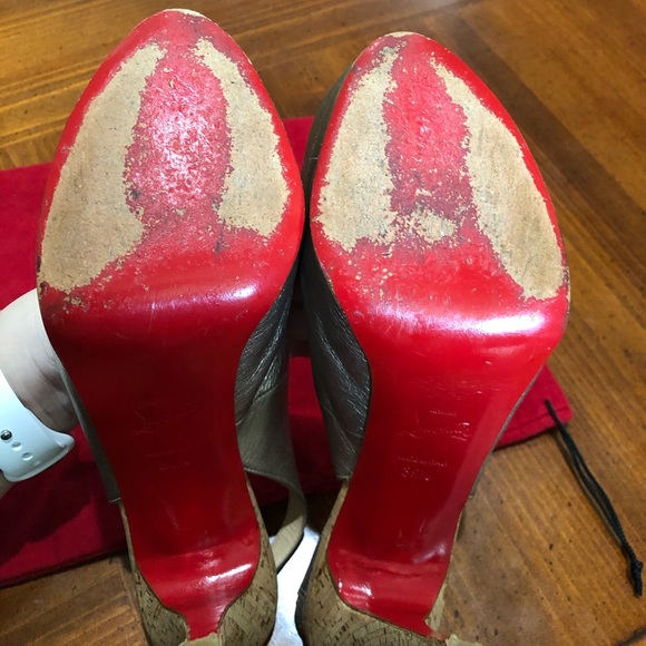 Christian Louboutin Gold Leather Peep Toe Cork - Picture 10 of 16